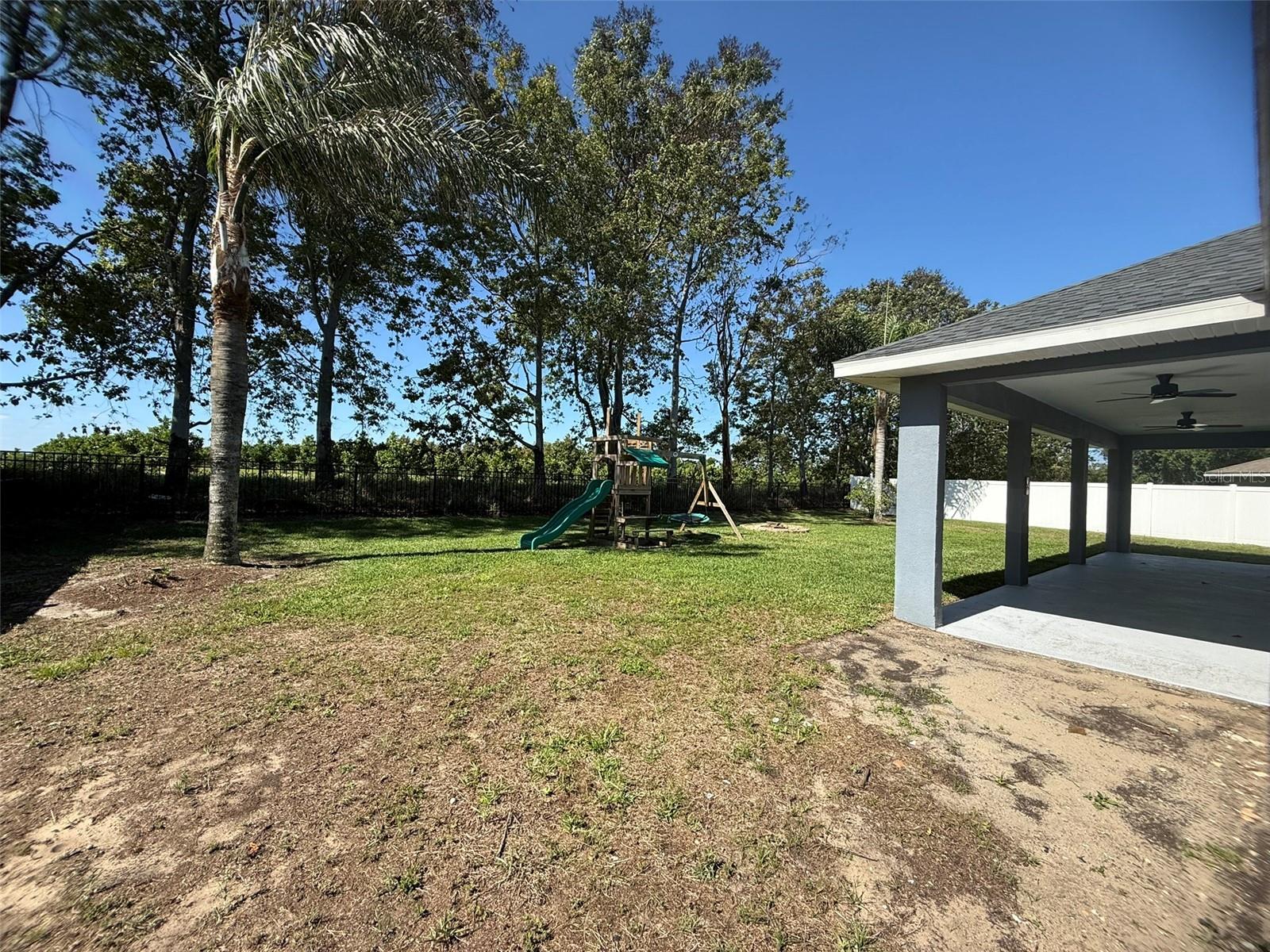 725 COUNTRY WALK CV, EAGLE LAKE, FL, 33839