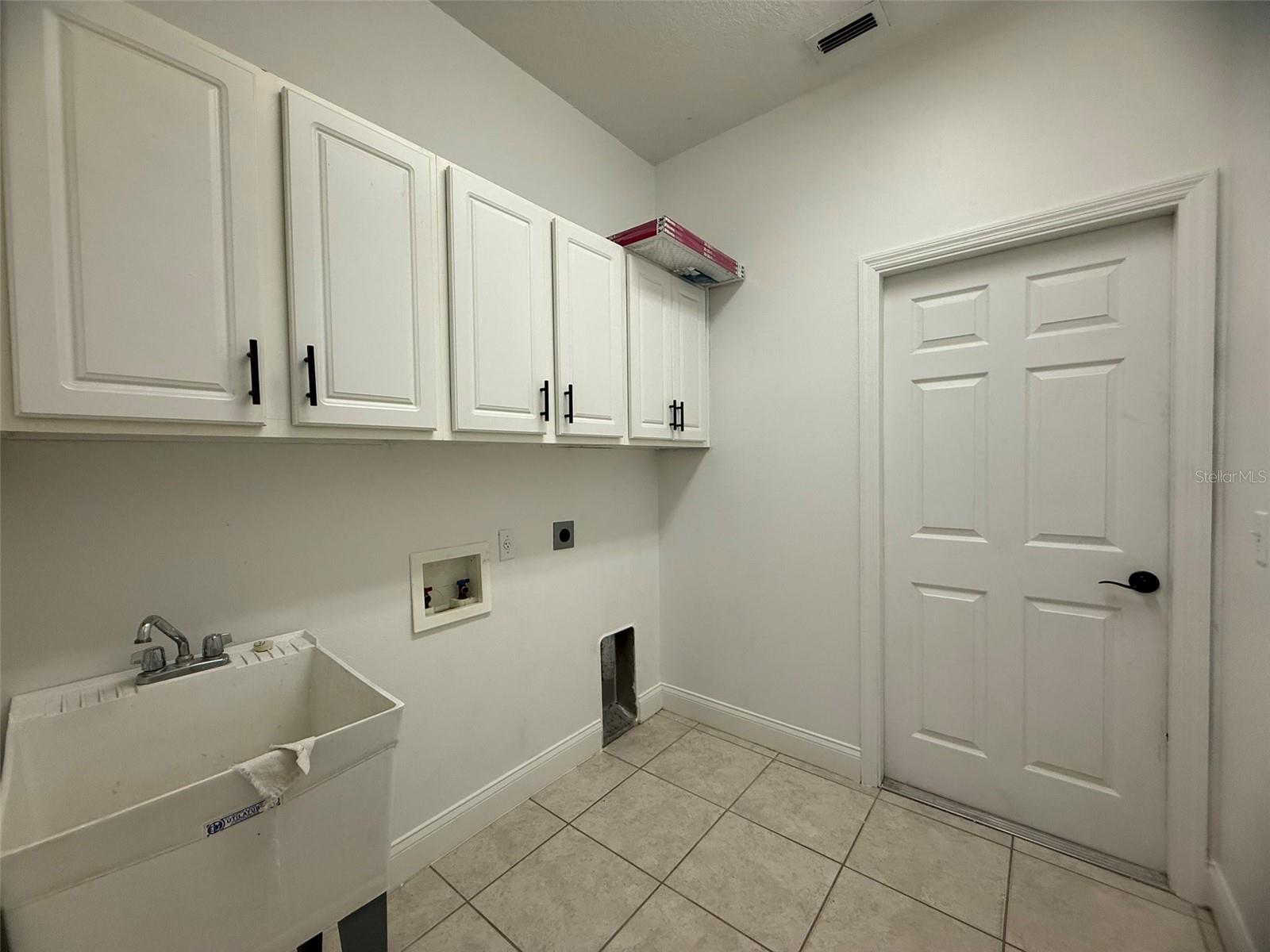 725 COUNTRY WALK CV, EAGLE LAKE, FL, 33839