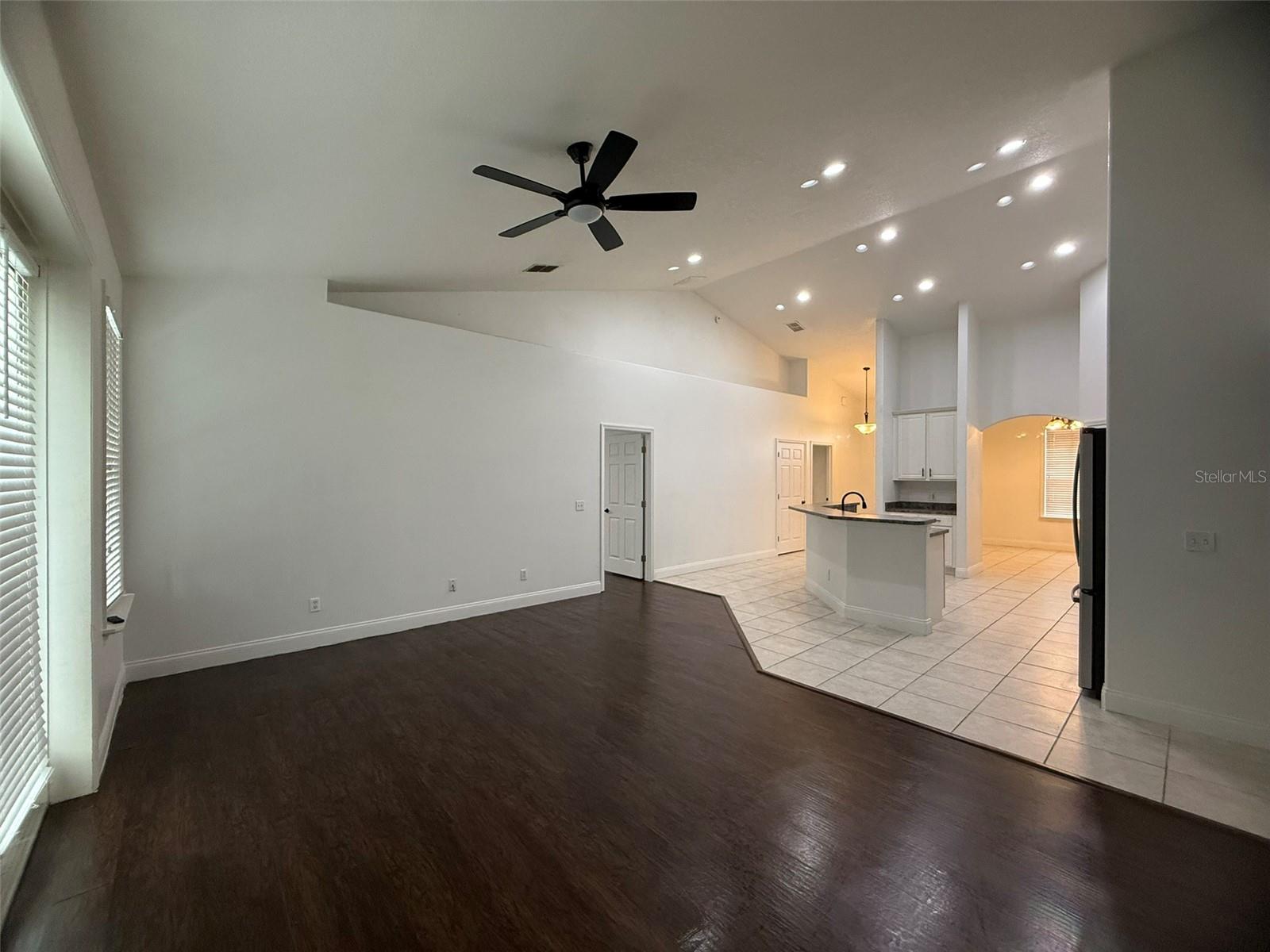 725 COUNTRY WALK CV, EAGLE LAKE, FL, 33839
