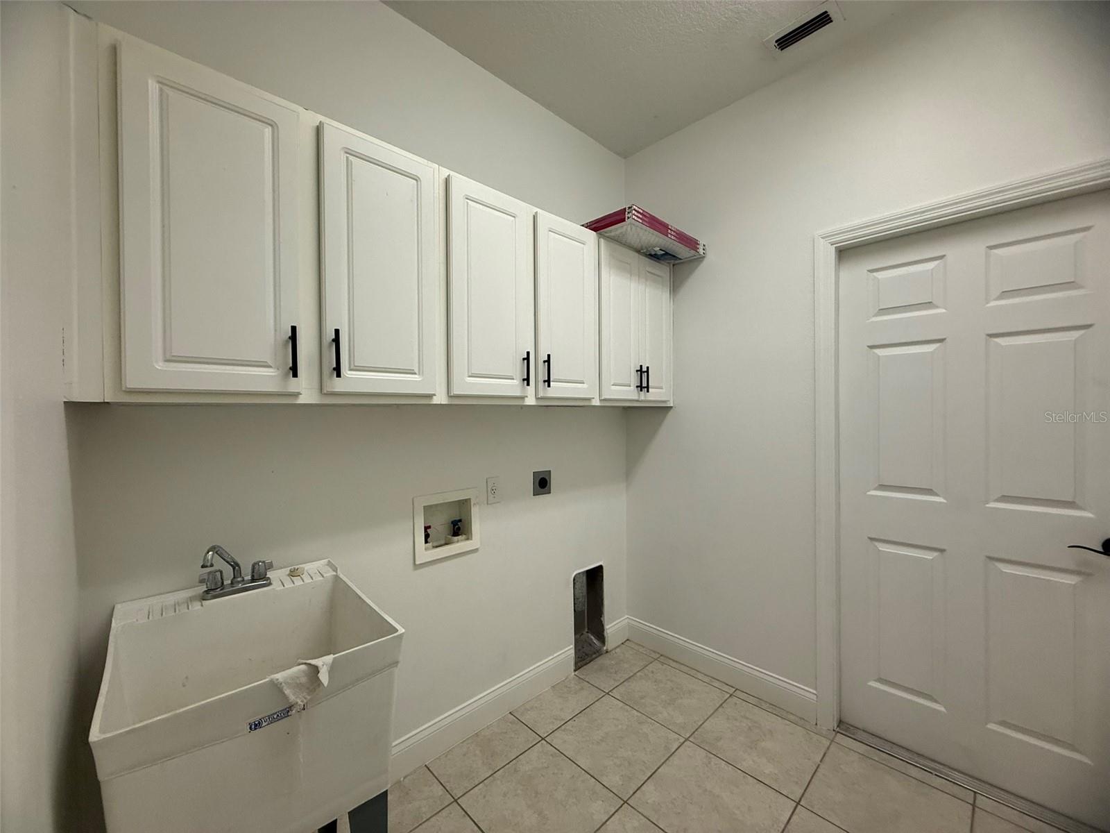 725 COUNTRY WALK CV, EAGLE LAKE, FL, 33839