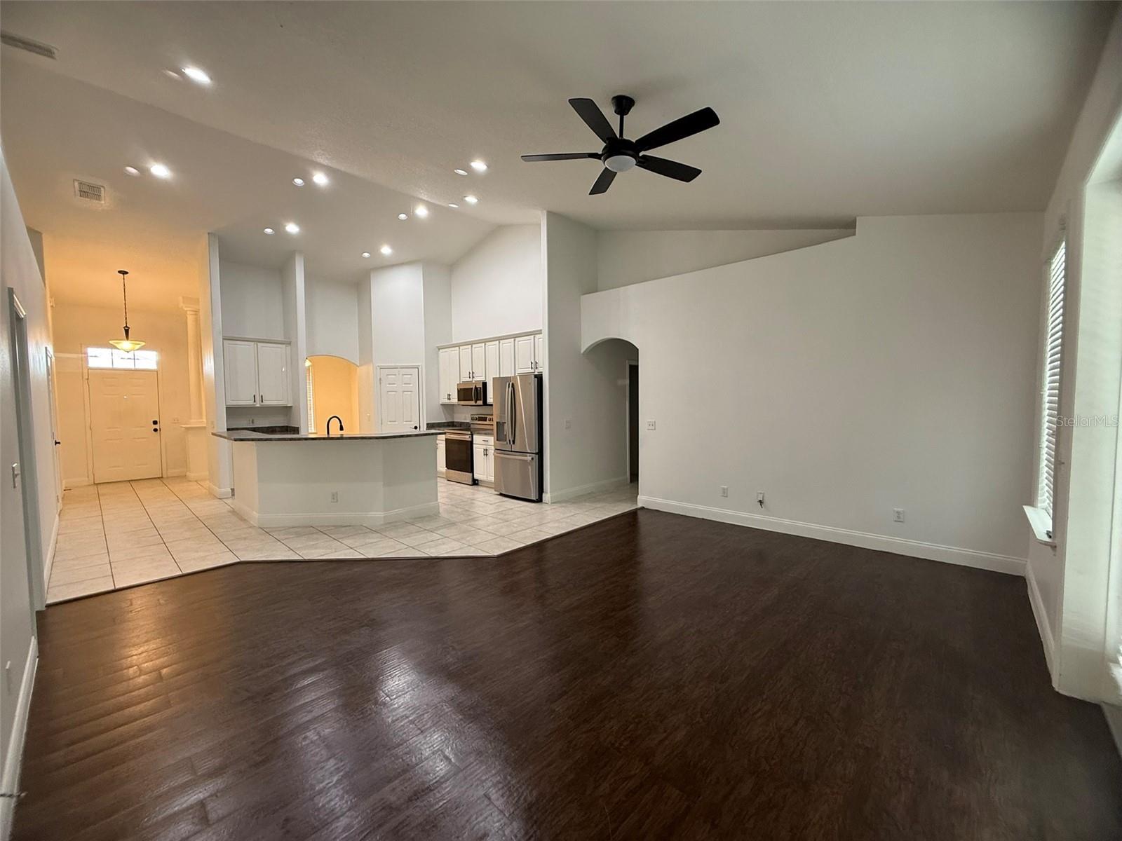 725 COUNTRY WALK CV, EAGLE LAKE, FL, 33839