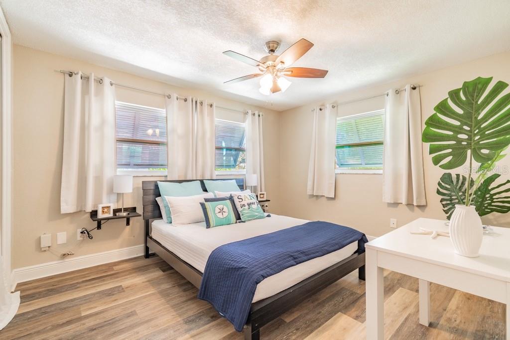 1219 VILLAGE GREEN PKWY, BRADENTON, FL, 34209