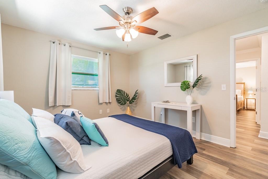 1219 VILLAGE GREEN PKWY, BRADENTON, FL, 34209