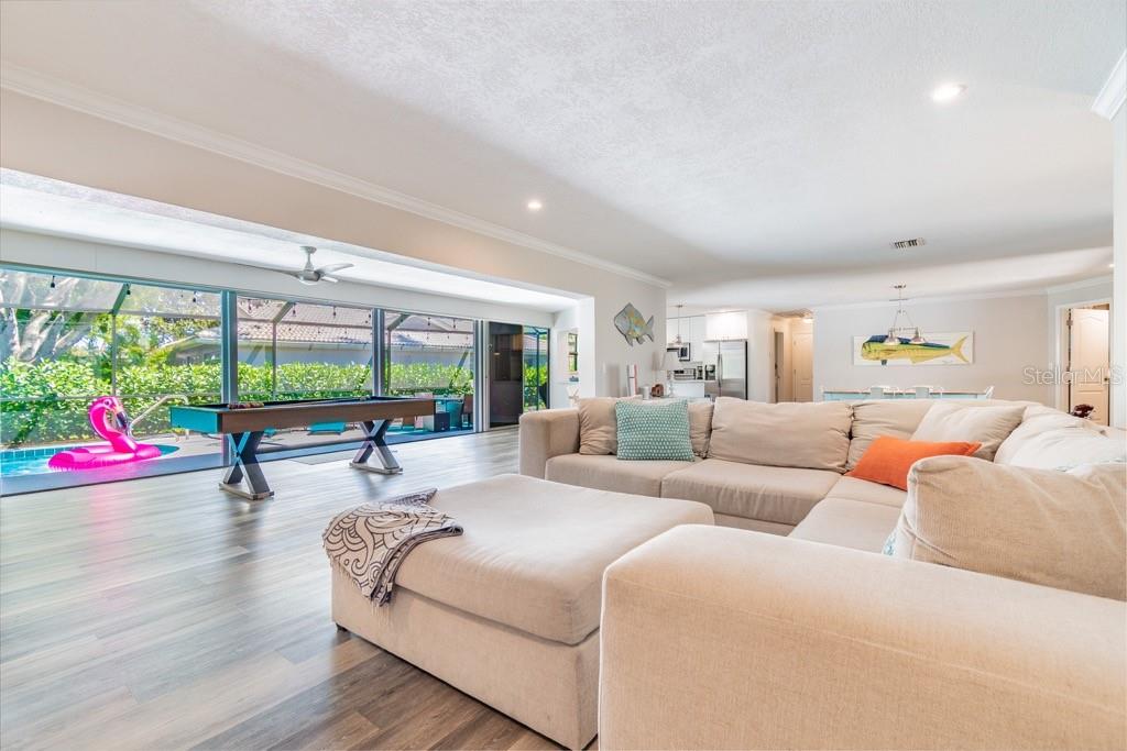 1219 VILLAGE GREEN PKWY, BRADENTON, FL, 34209