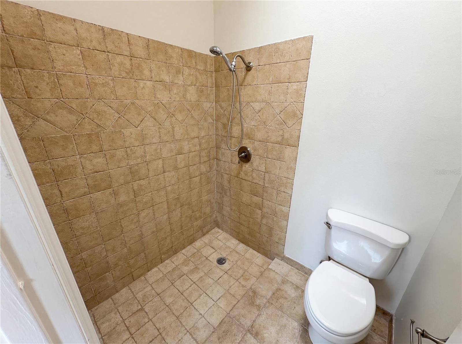 2000 PLAINFIELD DR, ORLANDO, FL, 32812