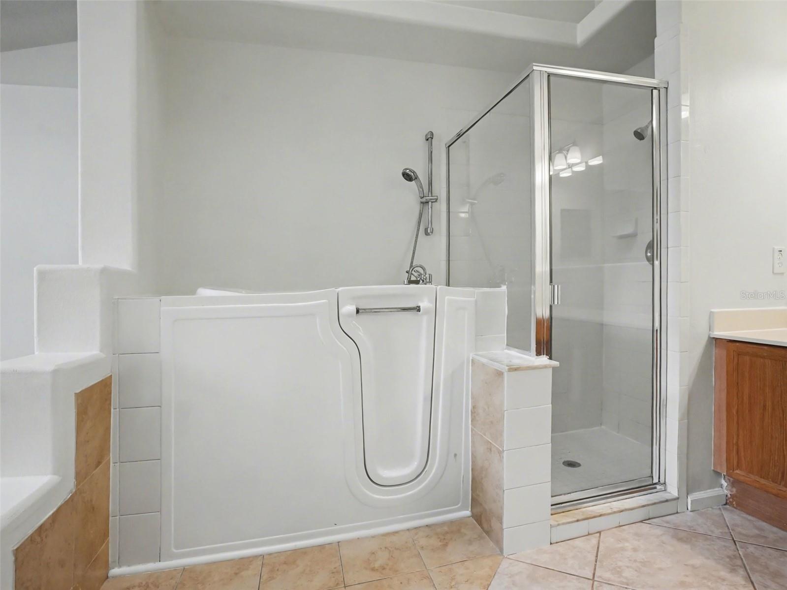 2609 MEADOW OAKS LOOP, CLERMONT, FL, 34714