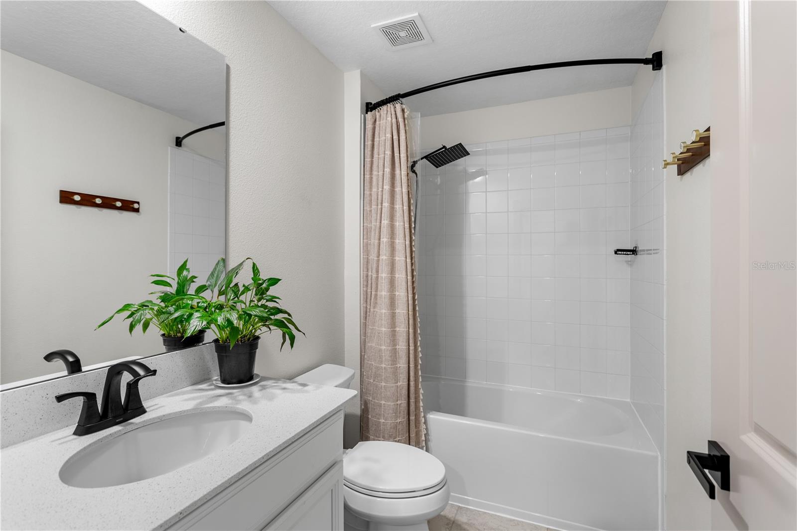 5693 ALENLON WAY, MOUNT DORA, FL, 32757