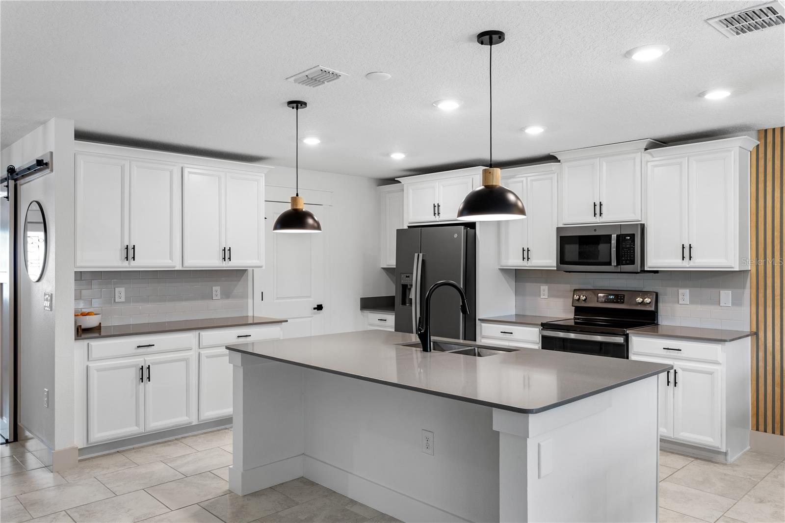 5693 ALENLON WAY, MOUNT DORA, FL, 32757