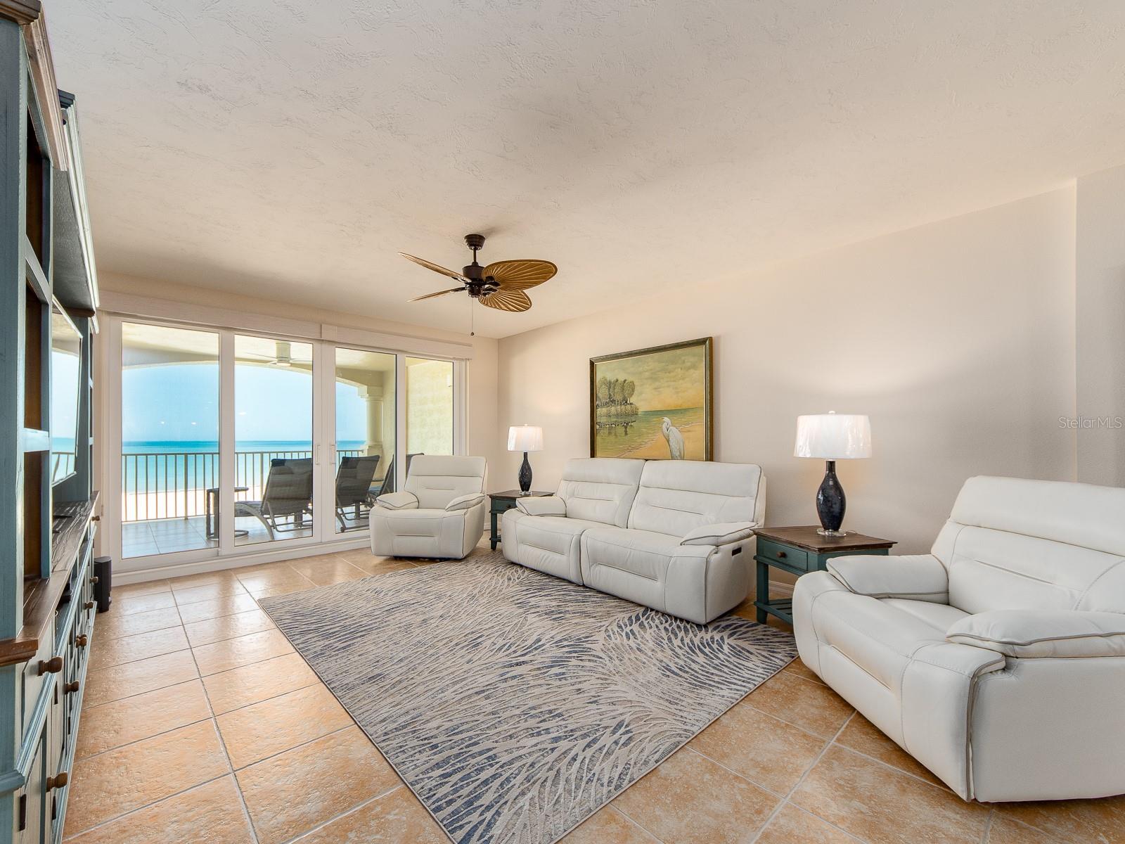 1370 GULF BLVD #402, CLEARWATER BEACH, FL, 33767