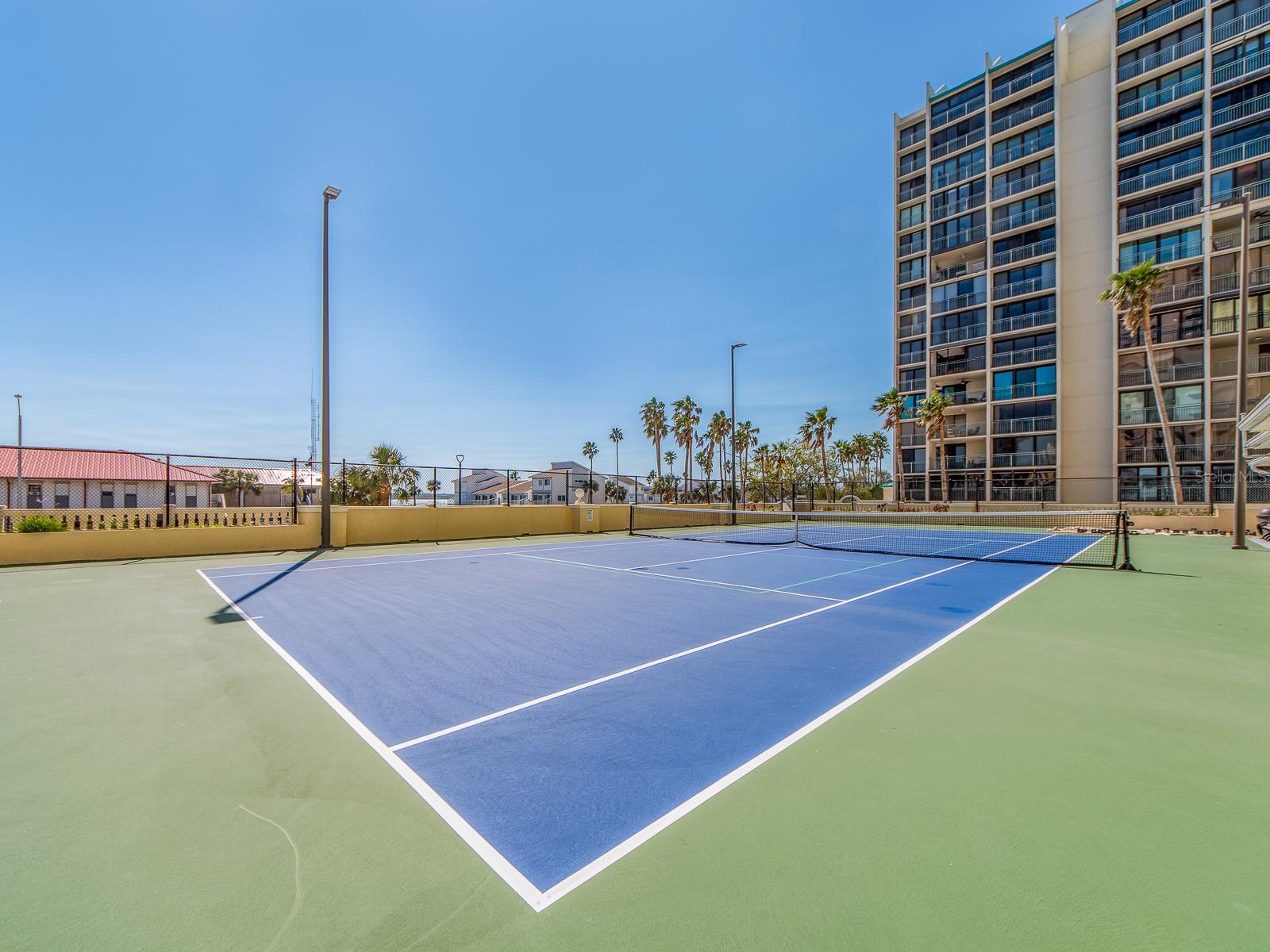 1370 GULF BLVD #402, CLEARWATER BEACH, FL, 33767