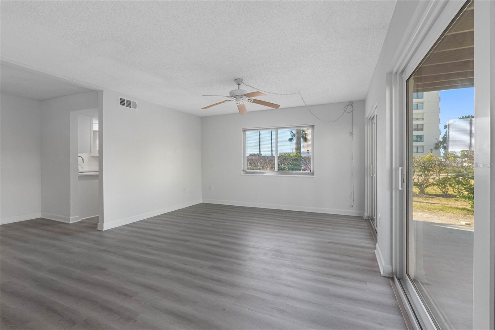 1451 GULF BLVD #101, CLEARWATER BEACH, FL, 33767