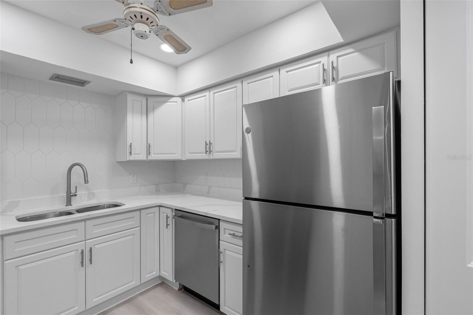 1451 GULF BLVD #101, CLEARWATER BEACH, FL, 33767