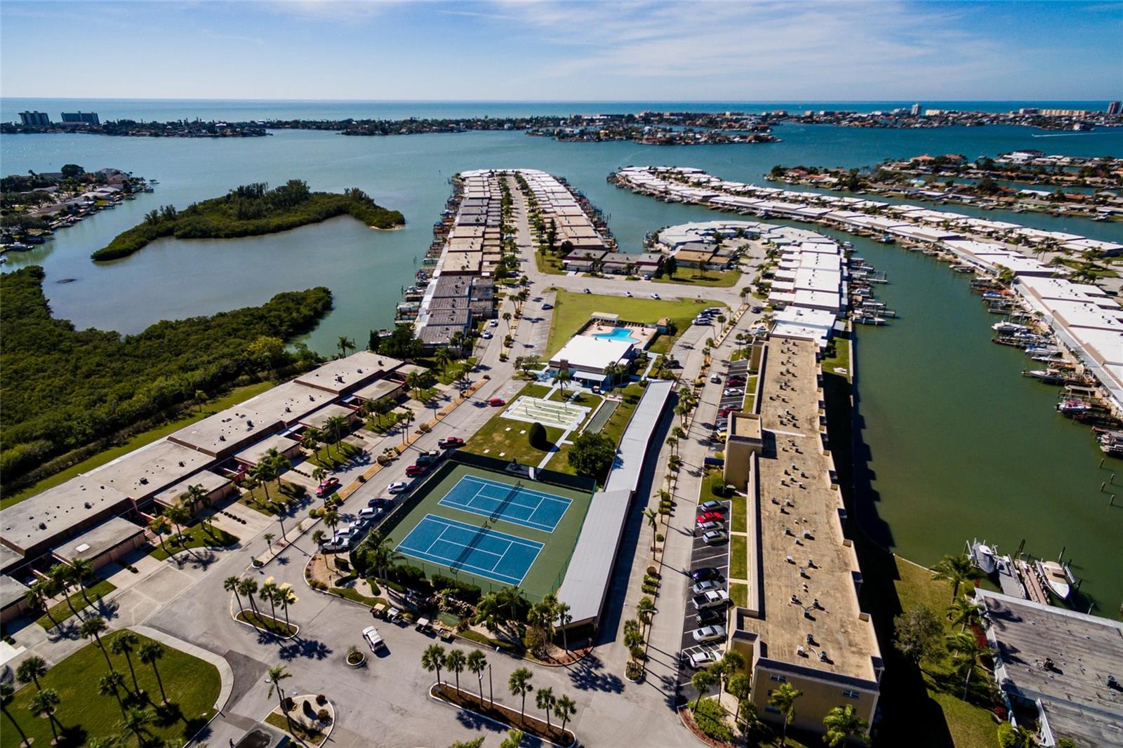 1 BOCA CIEGA POINT BLVD #206, ST PETERSBURG, FL, 33708