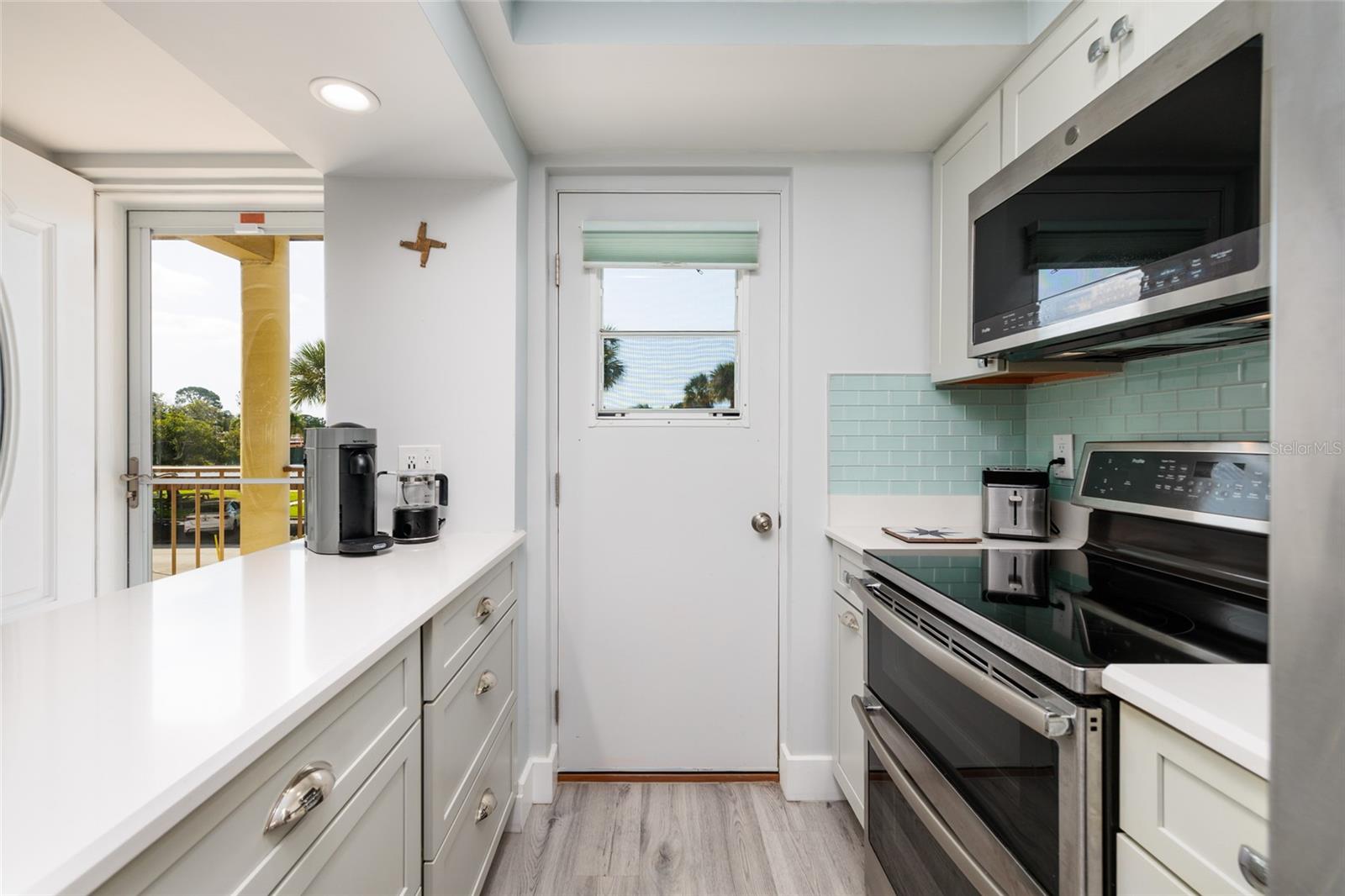 1 BOCA CIEGA POINT BLVD #206, ST PETERSBURG, FL, 33708