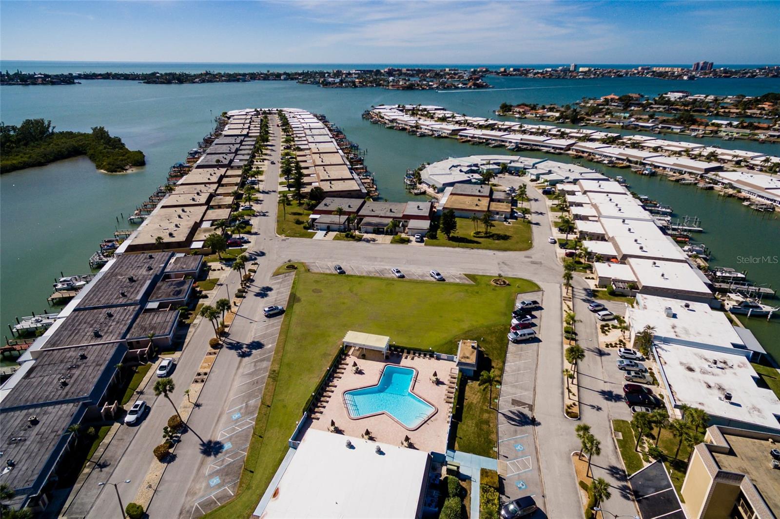 1 BOCA CIEGA POINT BLVD #206, ST PETERSBURG, FL, 33708