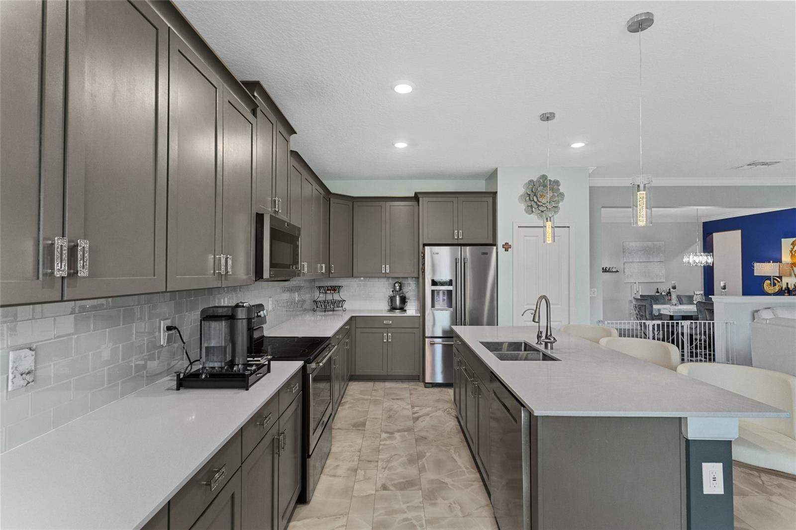 2215 CAMDEN PARK AVE, DAVENPORT, FL, 33837