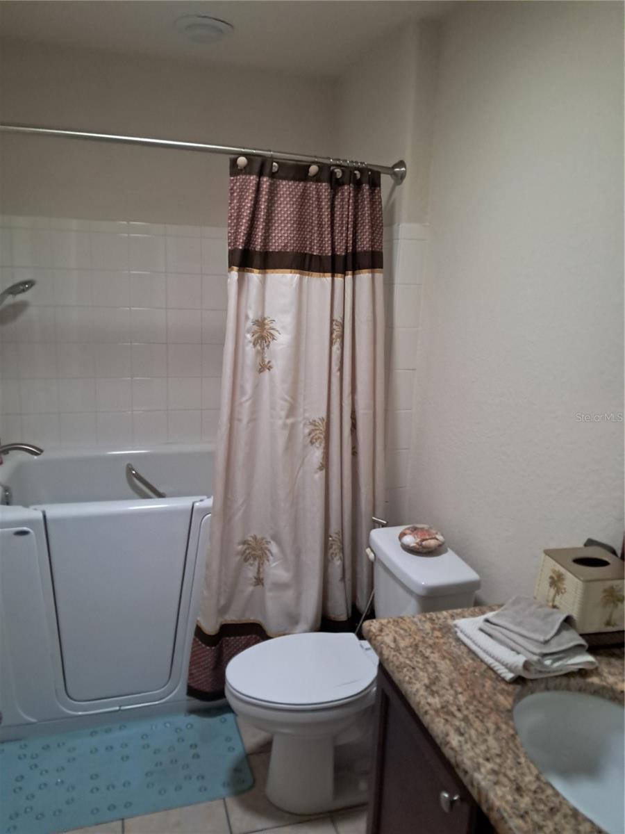 222 DAVID WALKER DR #C2, TAVARES, FL, 32778