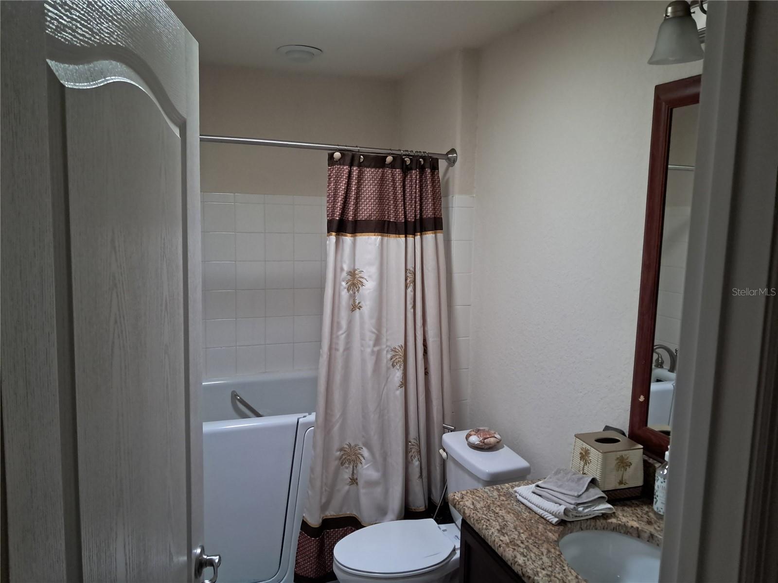 222 DAVID WALKER DR #C2, TAVARES, FL, 32778