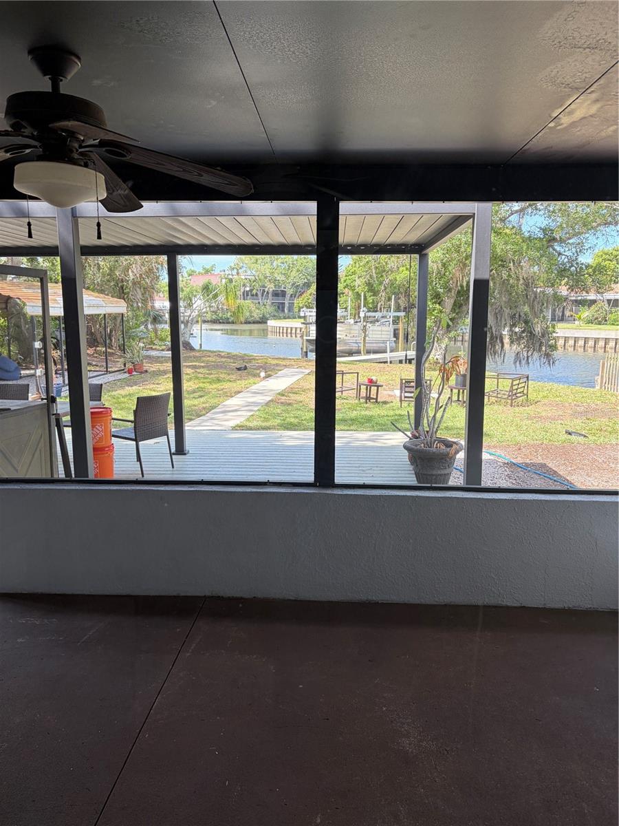 8914 MEMORIAL HWY, TAMPA, FL, 33615