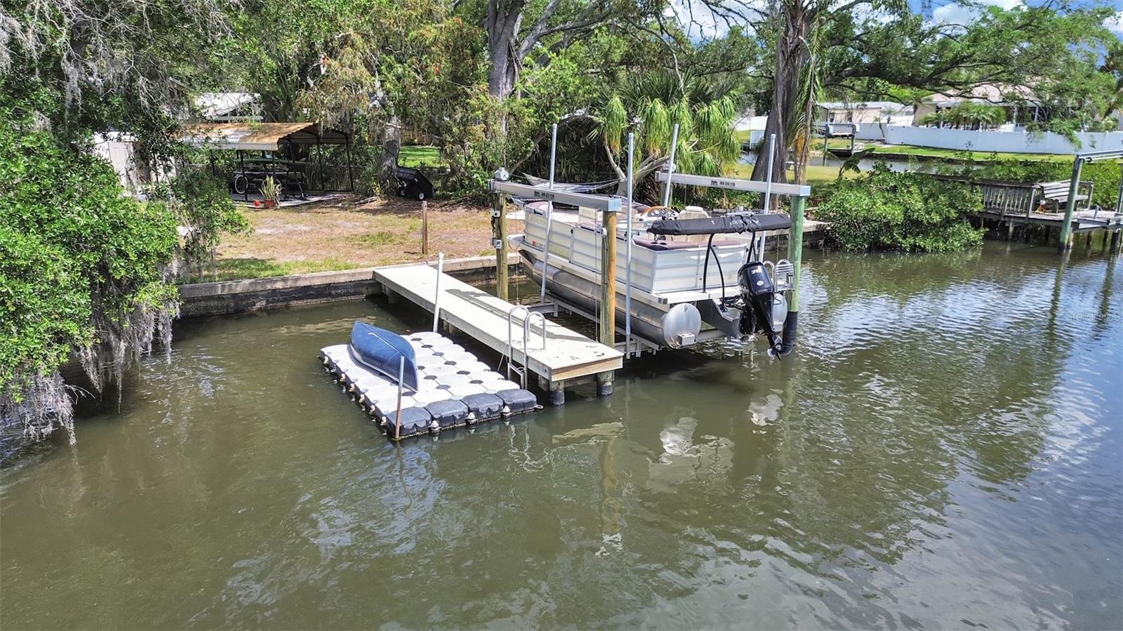 8914 MEMORIAL HWY, TAMPA, FL, 33615