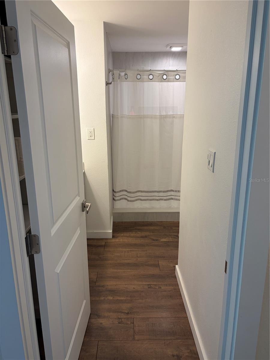 8914 MEMORIAL HWY, TAMPA, FL, 33615