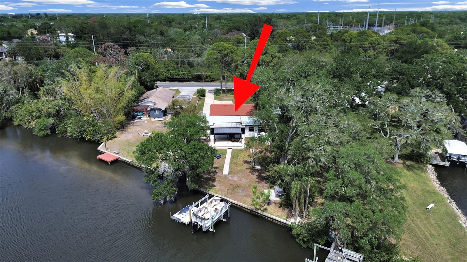 8914 MEMORIAL HWY, TAMPA, FL, 33615