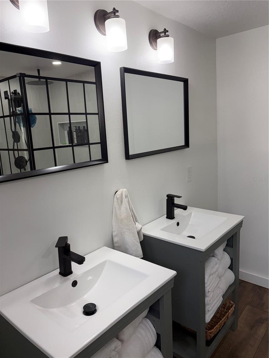 8914 MEMORIAL HWY, TAMPA, FL, 33615