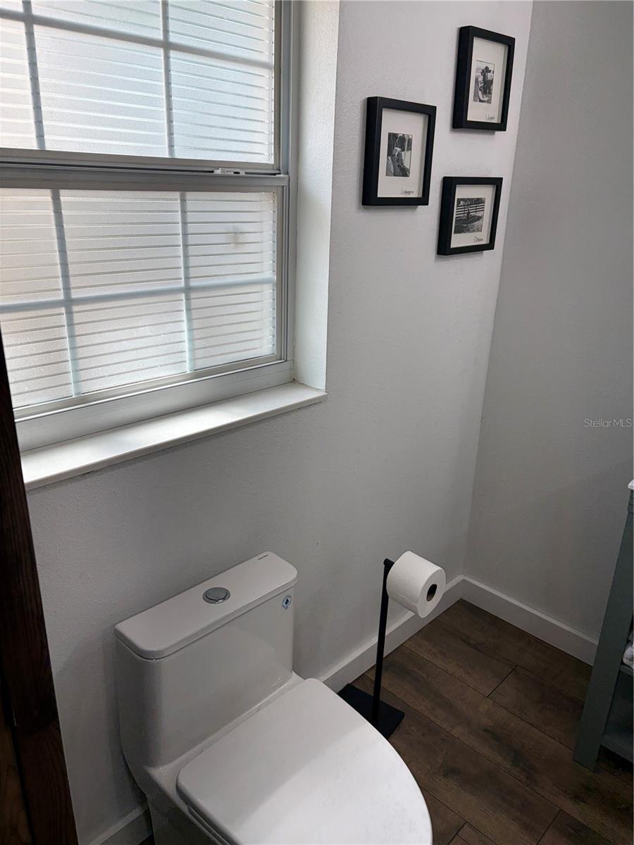 8914 MEMORIAL HWY, TAMPA, FL, 33615