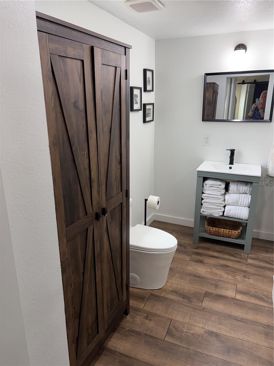 8914 MEMORIAL HWY, TAMPA, FL, 33615