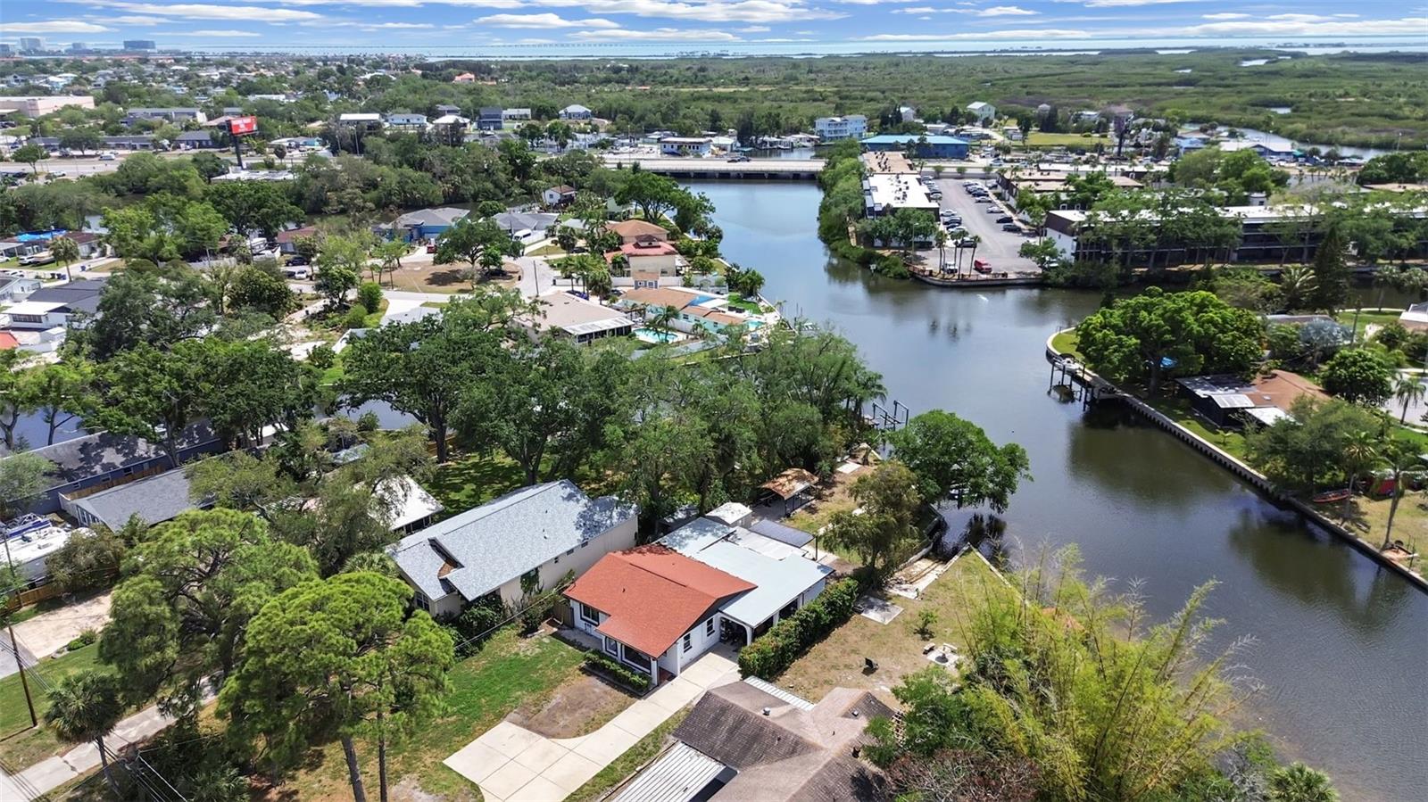 8914 MEMORIAL HWY, TAMPA, FL, 33615