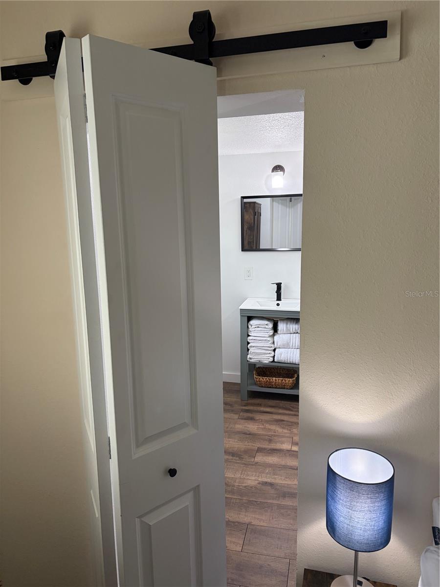 8914 MEMORIAL HWY, TAMPA, FL, 33615