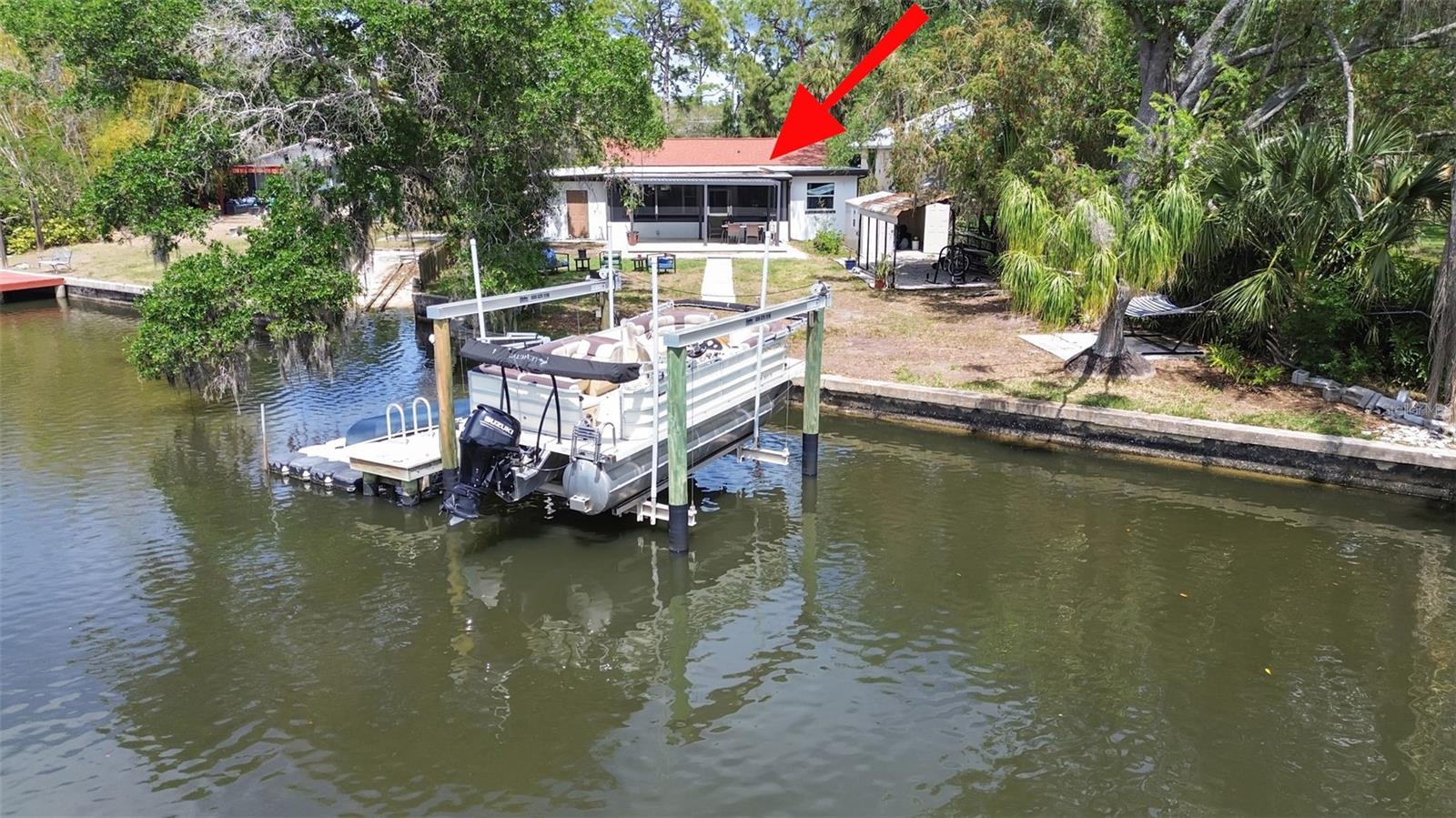 8914 MEMORIAL HWY, TAMPA, FL, 33615