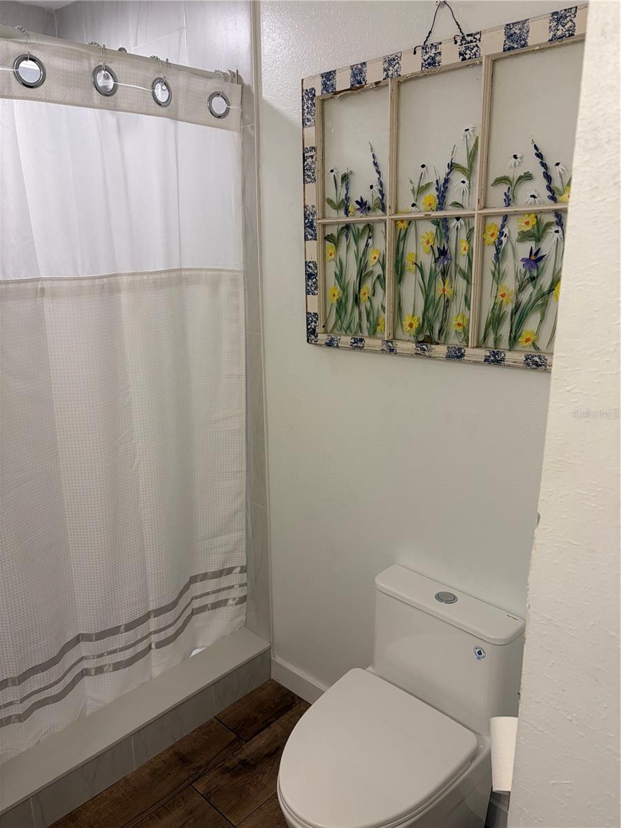 8914 MEMORIAL HWY, TAMPA, FL, 33615