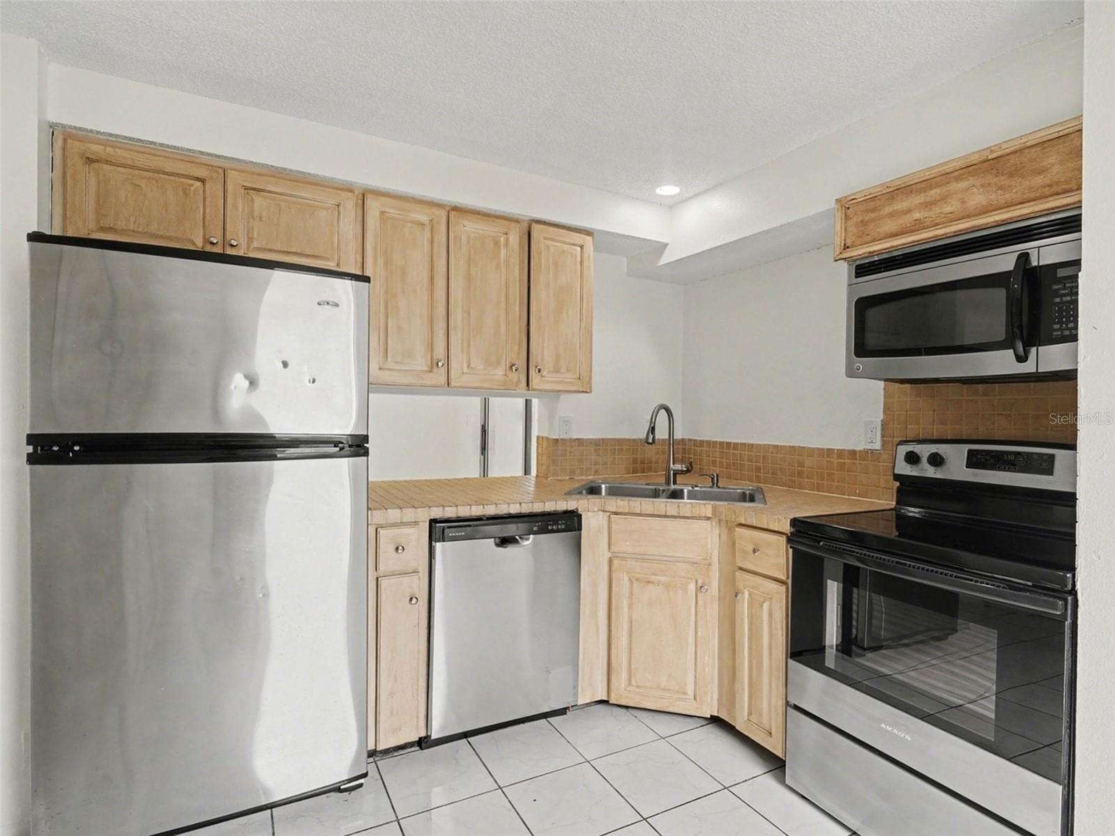 4037 MAVERICK AVE, SARASOTA, FL, 34233