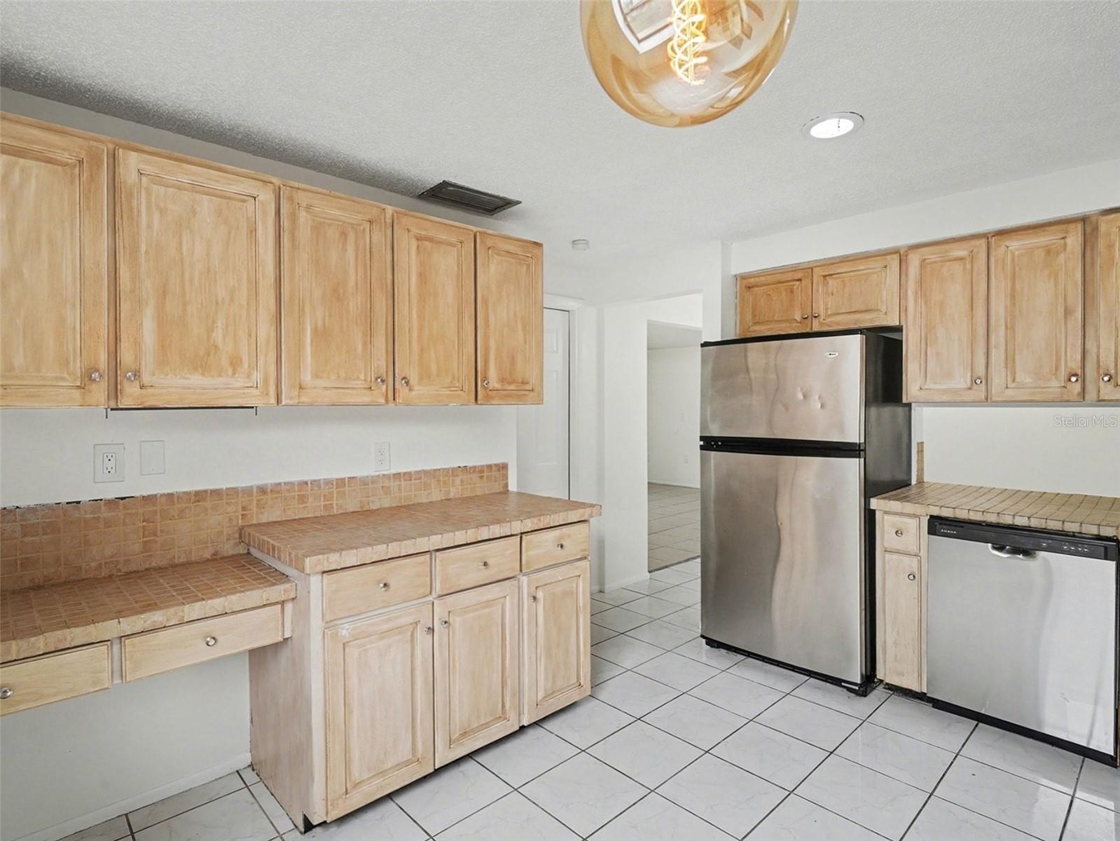 4037 MAVERICK AVE, SARASOTA, FL, 34233