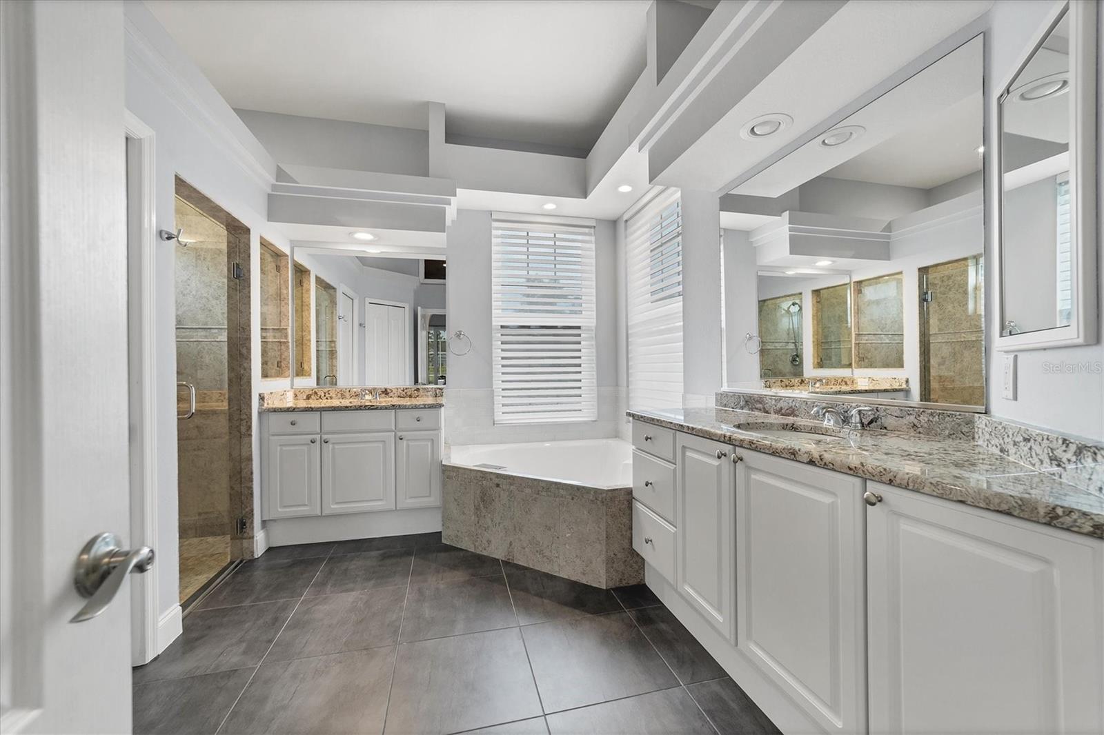 11709 CLUBHOUSE DR, LAKEWOOD RANCH, FL, 34202