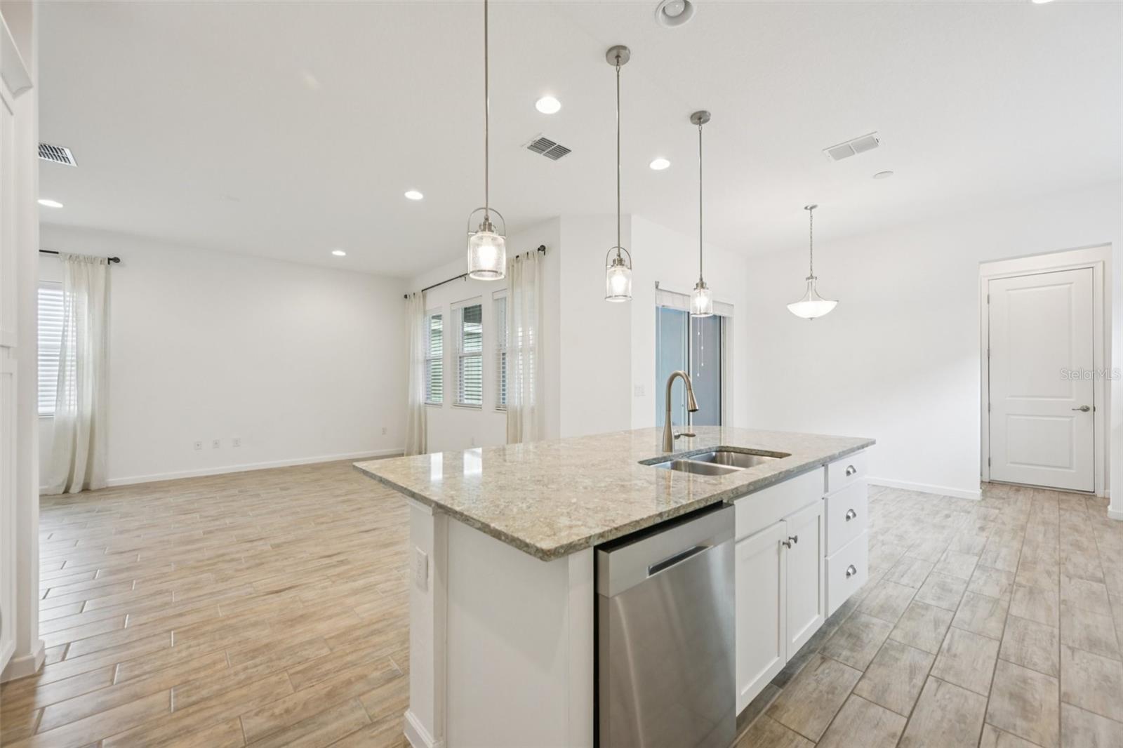 806 WINTERSIDE DR, APOLLO BEACH, FL, 33572