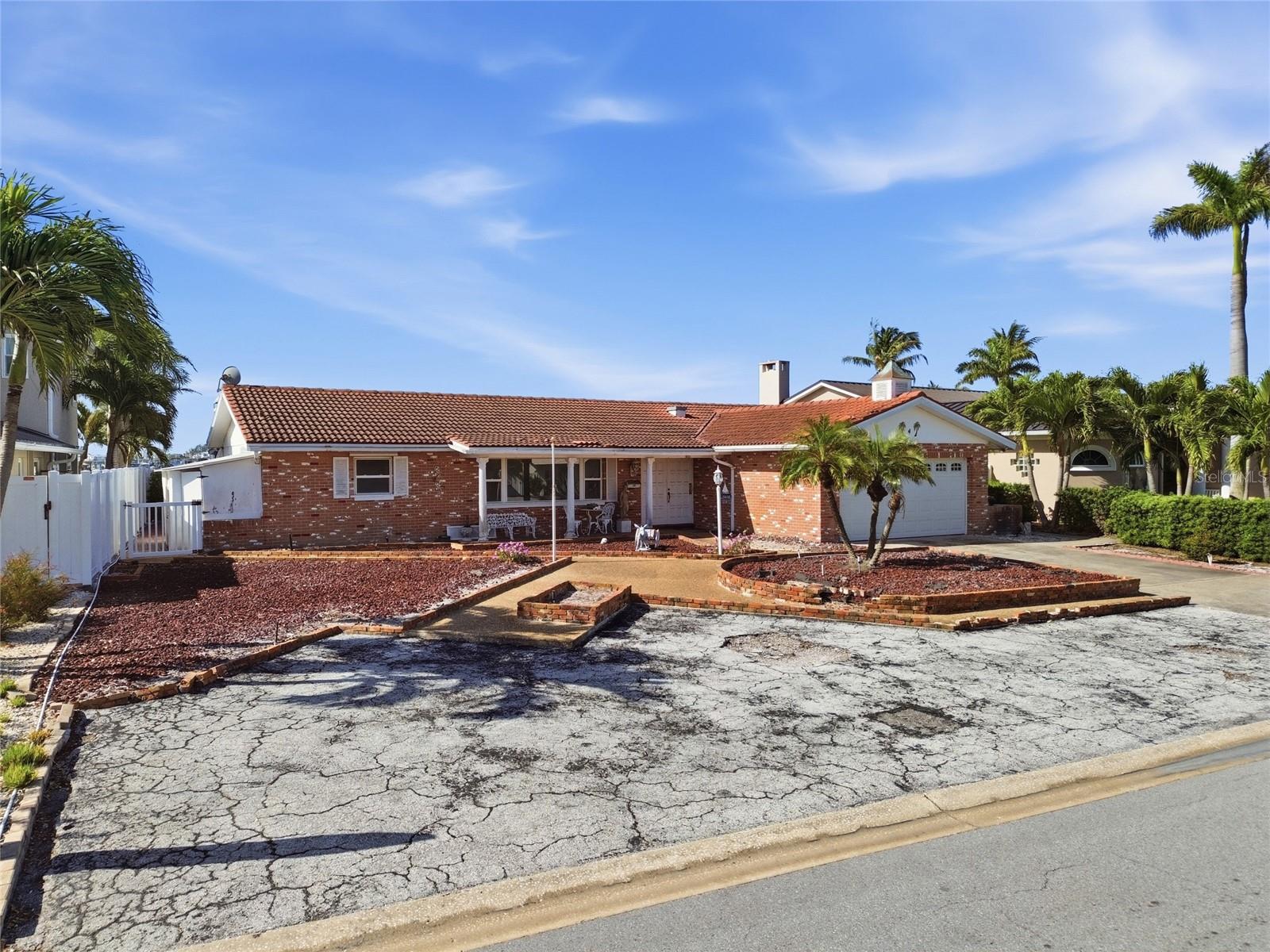 Street view of the front of 4 Bellevue Drive.