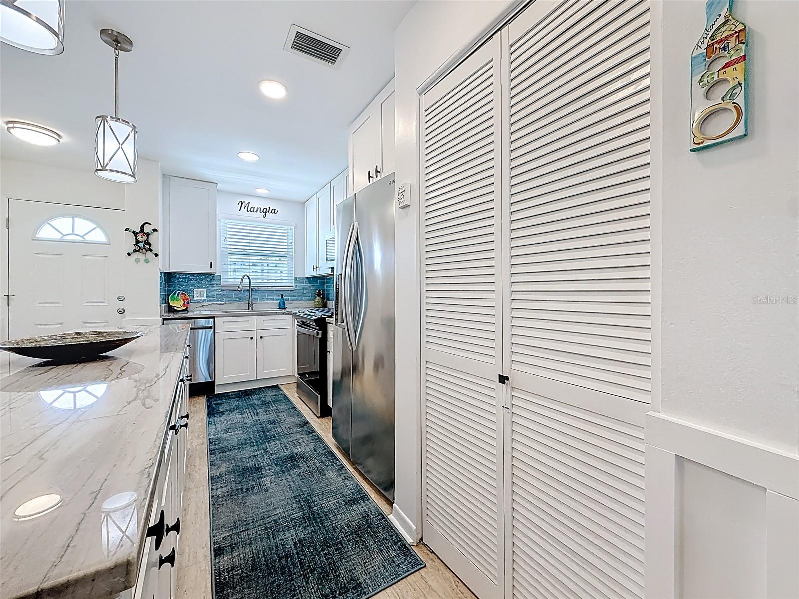 5925 SHORE BLVD S #611, GULFPORT, FL, 33707