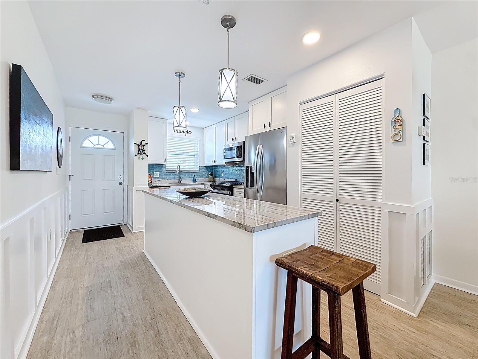 5925 SHORE BLVD S #611, GULFPORT, FL, 33707