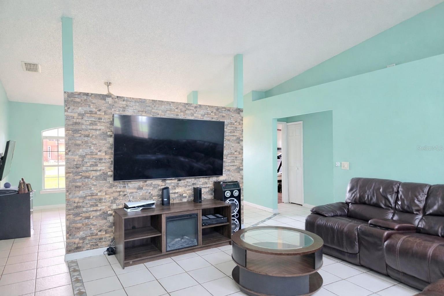 664 REINDEER DR, POINCIANA, FL, 34759