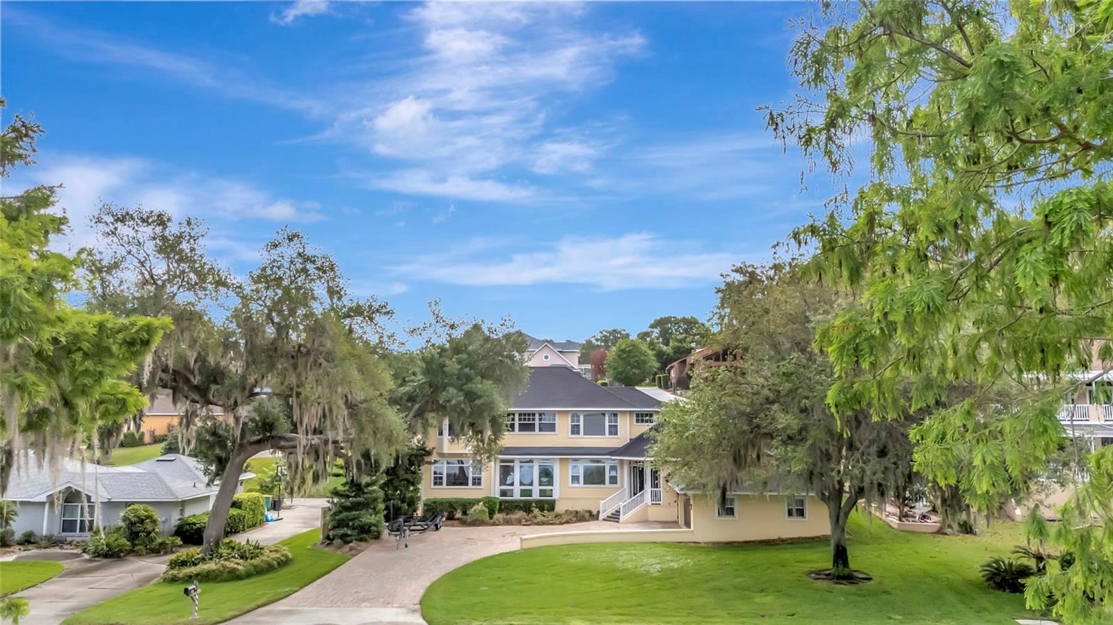 1215 LAKESHORE DR, EUSTIS, FL, 32726