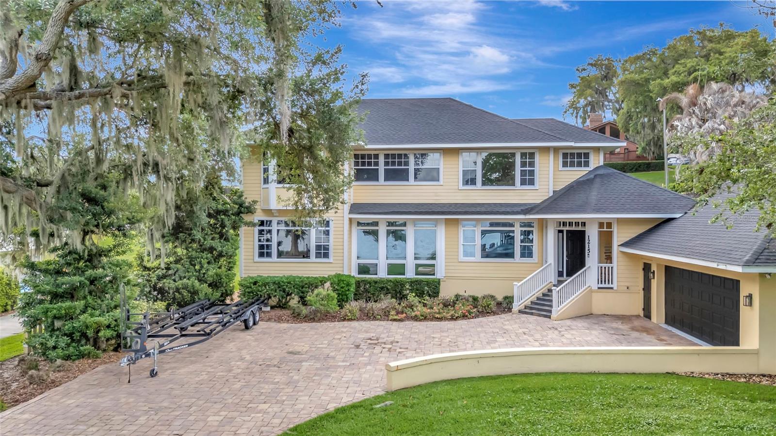 1215 LAKESHORE DR, EUSTIS, FL, 32726