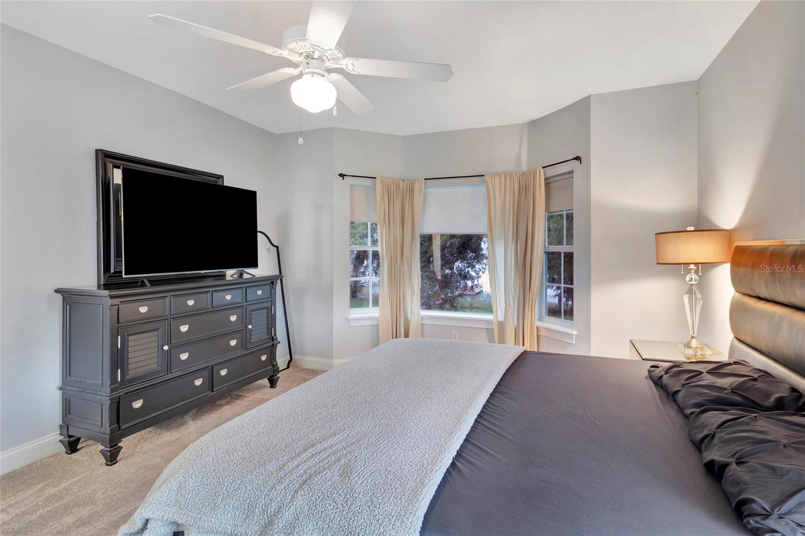 1215 LAKESHORE DR, EUSTIS, FL, 32726