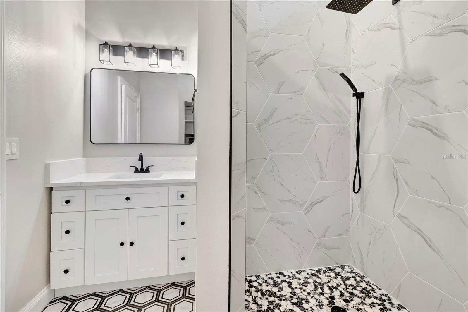 1215 LAKESHORE DR, EUSTIS, FL, 32726