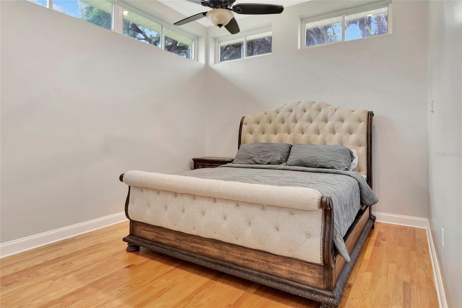 1215 LAKESHORE DR, EUSTIS, FL, 32726