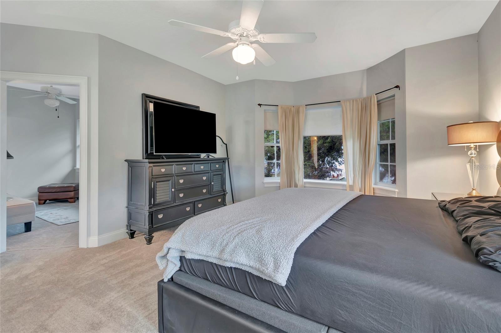 1215 LAKESHORE DR, EUSTIS, FL, 32726