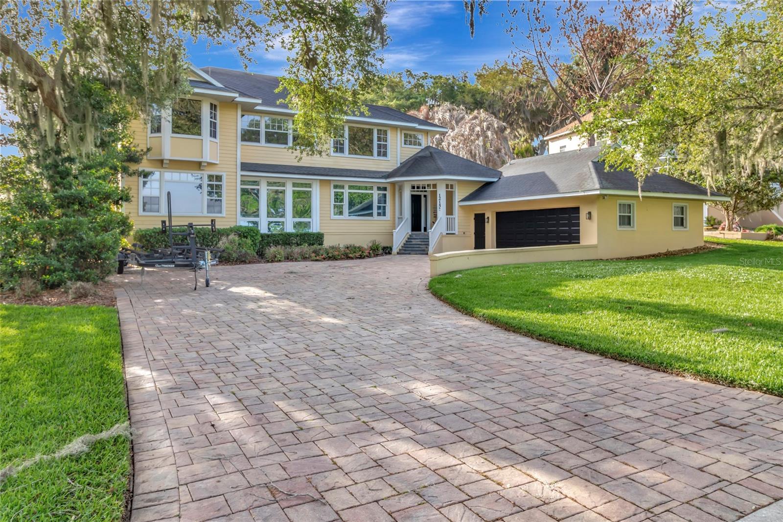 1215 LAKESHORE DR, EUSTIS, FL, 32726