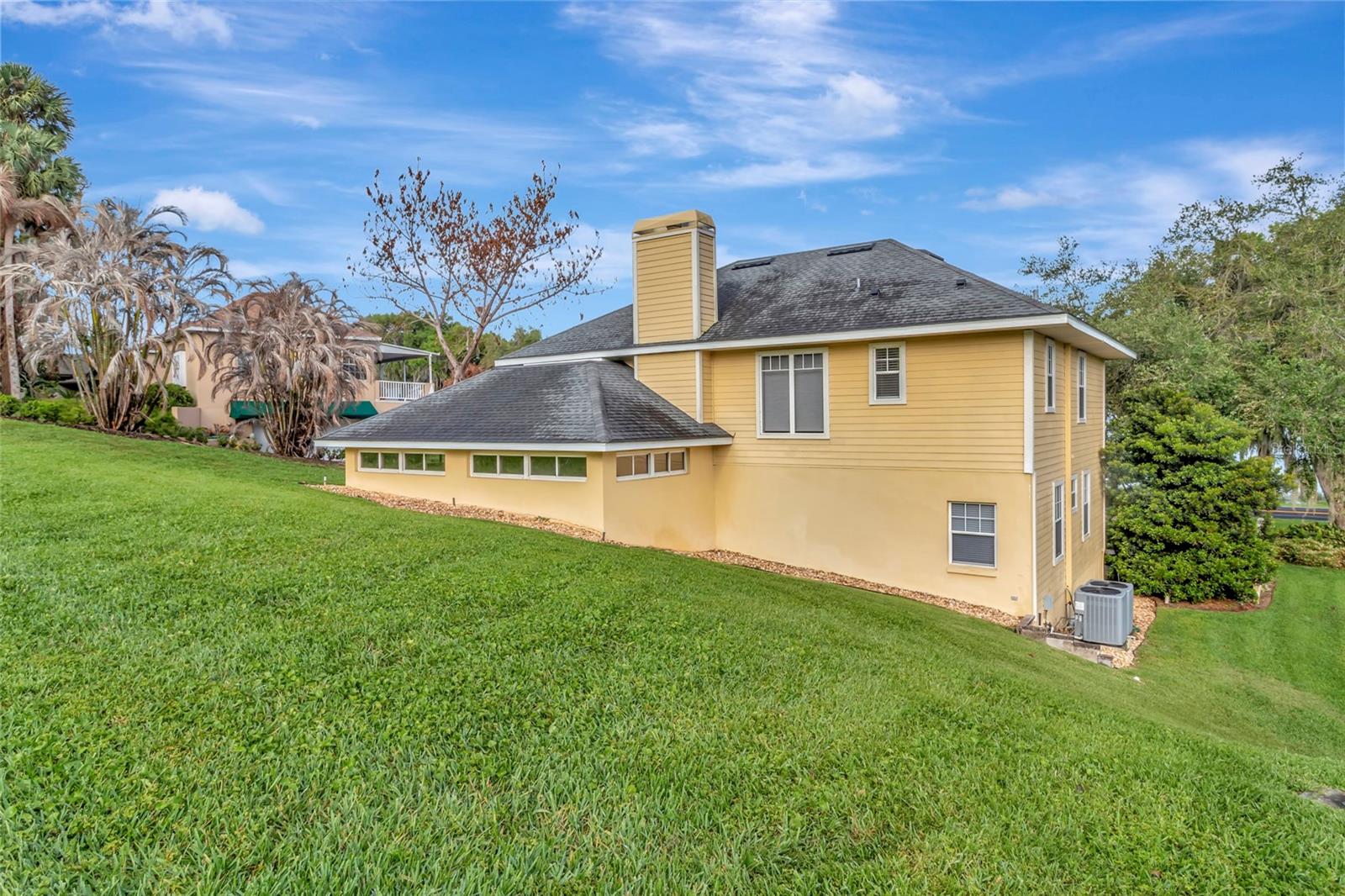 1215 LAKESHORE DR, EUSTIS, FL, 32726