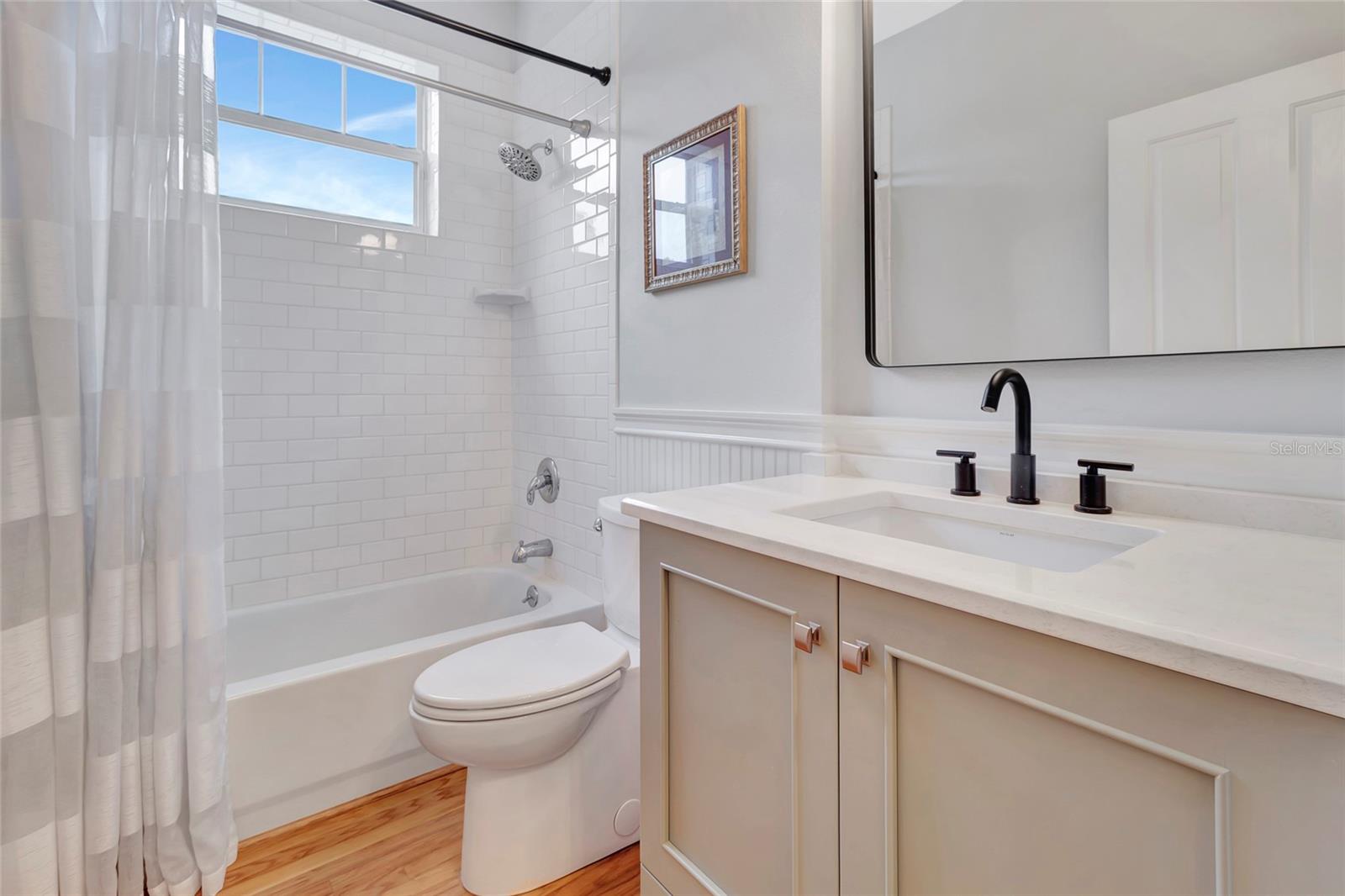 1215 LAKESHORE DR, EUSTIS, FL, 32726